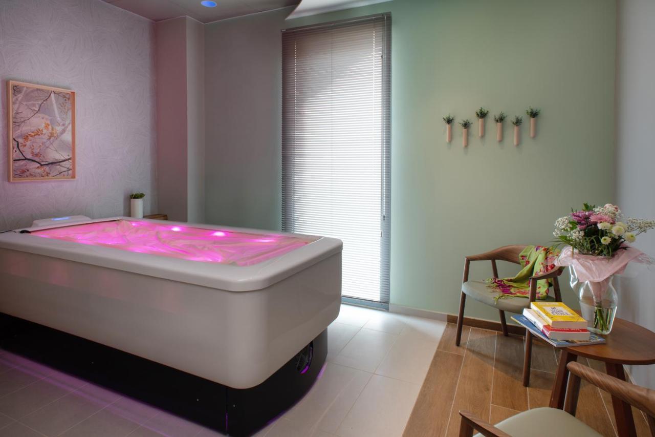 Domitys Les Cerneaux Aparthotel Hazebrouck Bagian luar foto