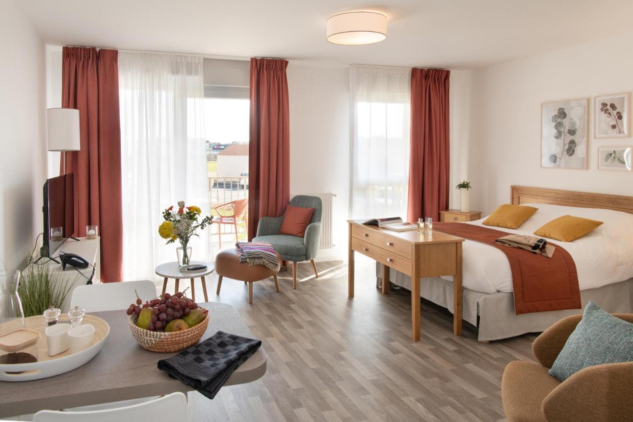 Domitys Les Cerneaux Aparthotel Hazebrouck Bagian luar foto